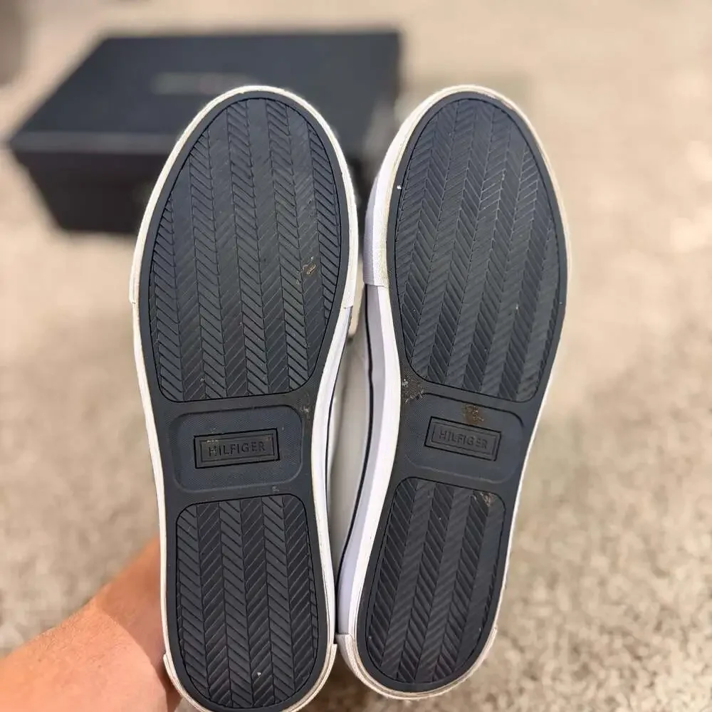 Tommy Hilfiger TRM Radio White Canvas Chukka Sneakers Mens 11 Shoes w/ Box